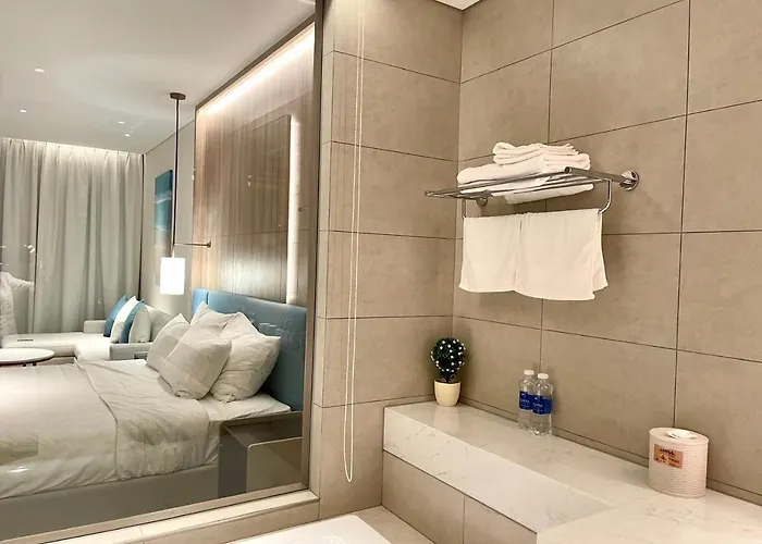 A La Carte -1 Mins Access - Washer&dryer Ha Long